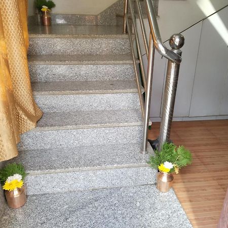 Kathmandu Airport View Hotel And Lodge エクステリア 写真