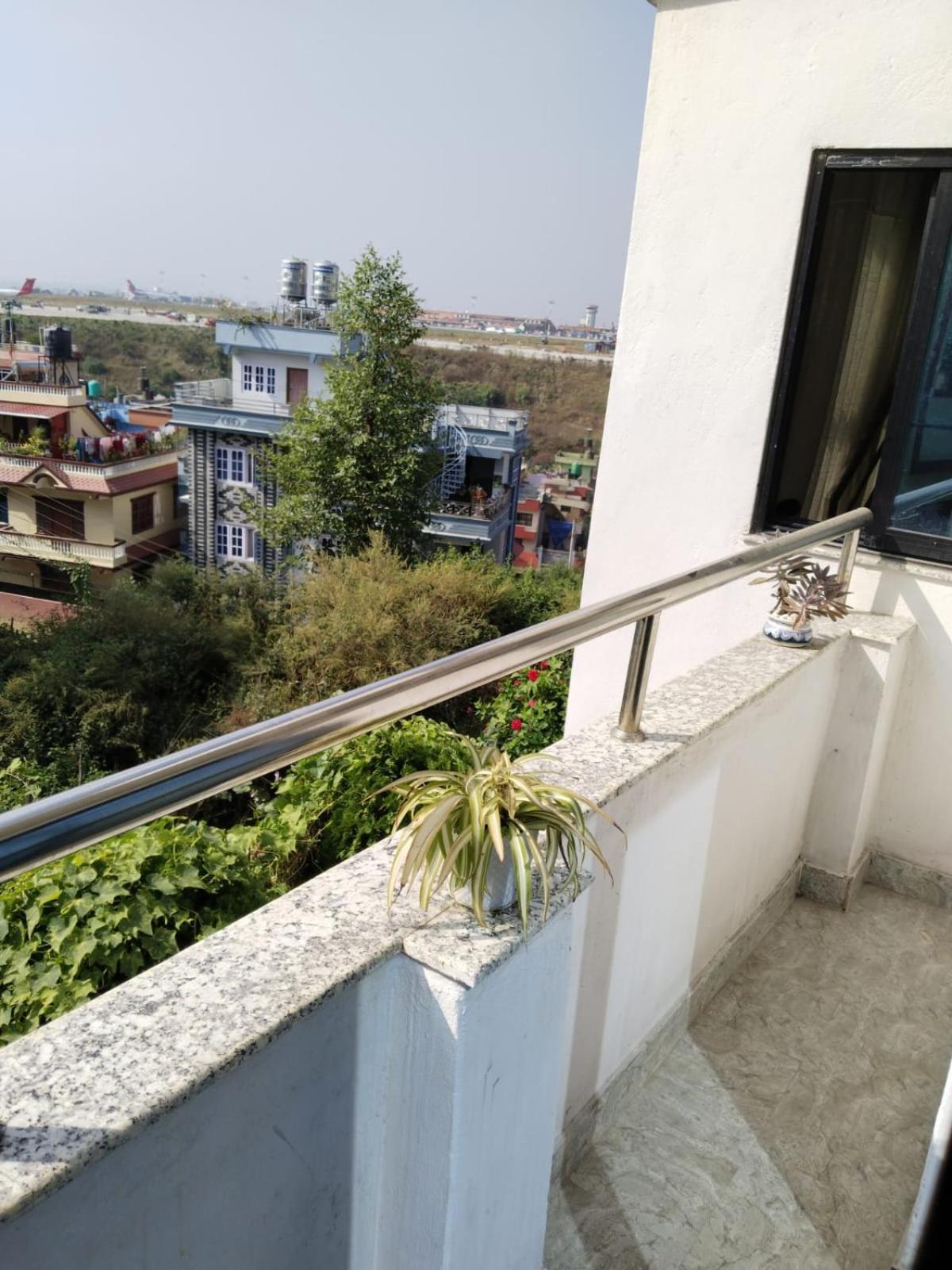 Kathmandu Airport View Hotel And Lodge エクステリア 写真